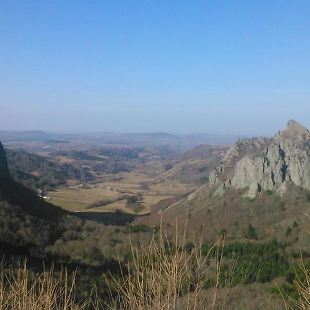 Lilas, Gite Saint Antoine, Orcival, Entre Sancy Et Volcans. 外观 照片
